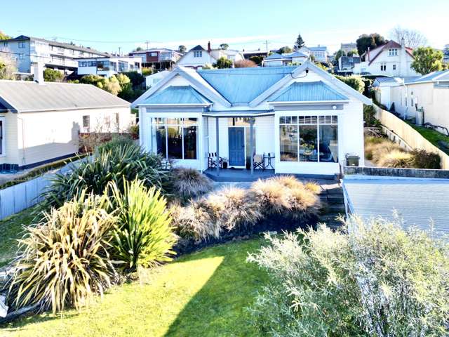 Views, Vibes & Villa Living
