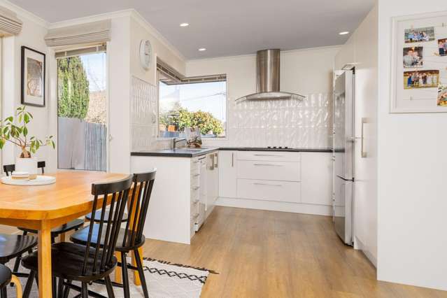 2/14 Bentley Street Russley_4