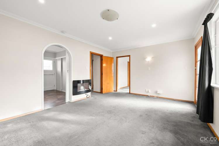 2/28 Ararino Street Trentham_4