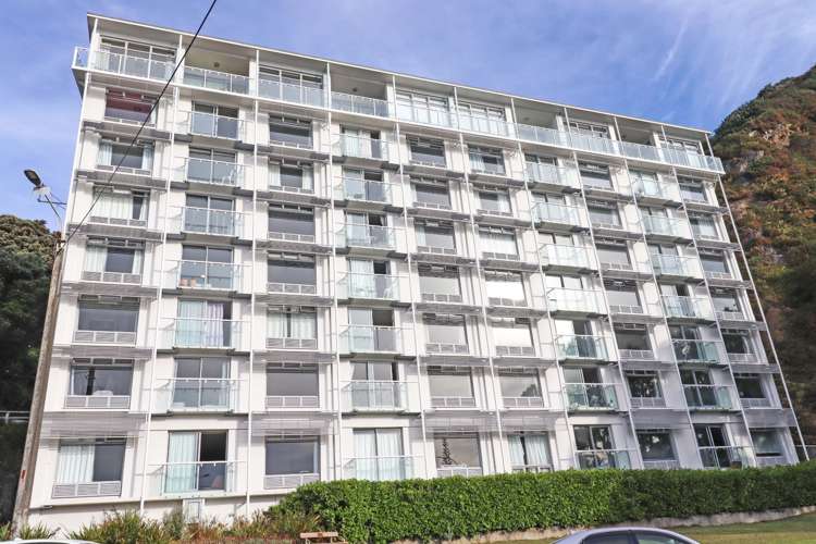 10/370 Oriental Parade 1322_9