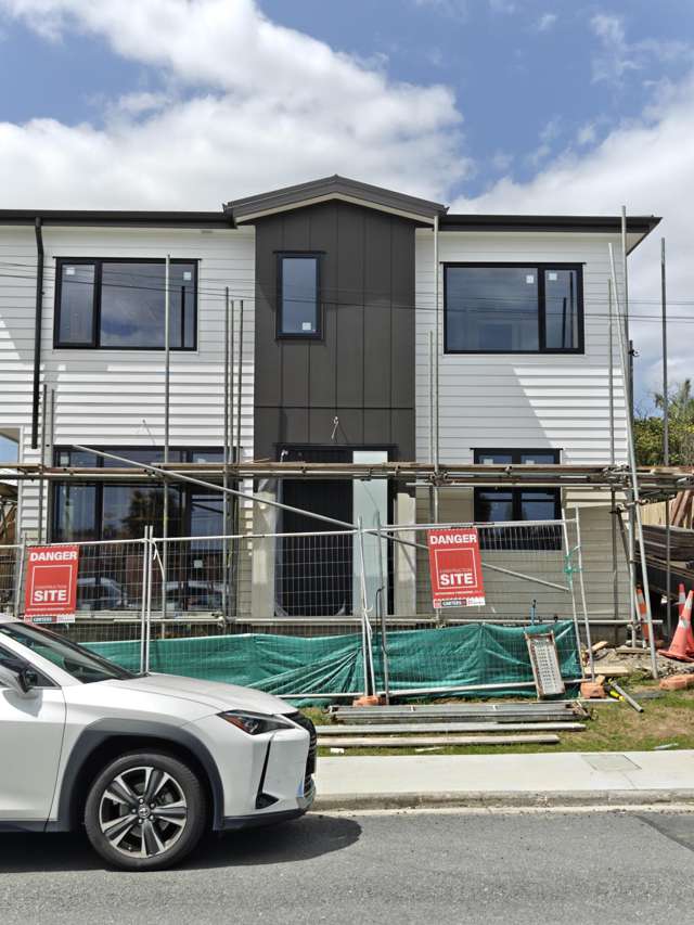 3B Cobham Crescent Kelston_3