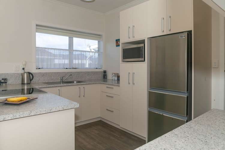 27 Feary Crescent Takaka_2