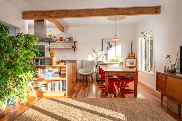 SUN, VIEWS AND STYLE IN WADESTOWN