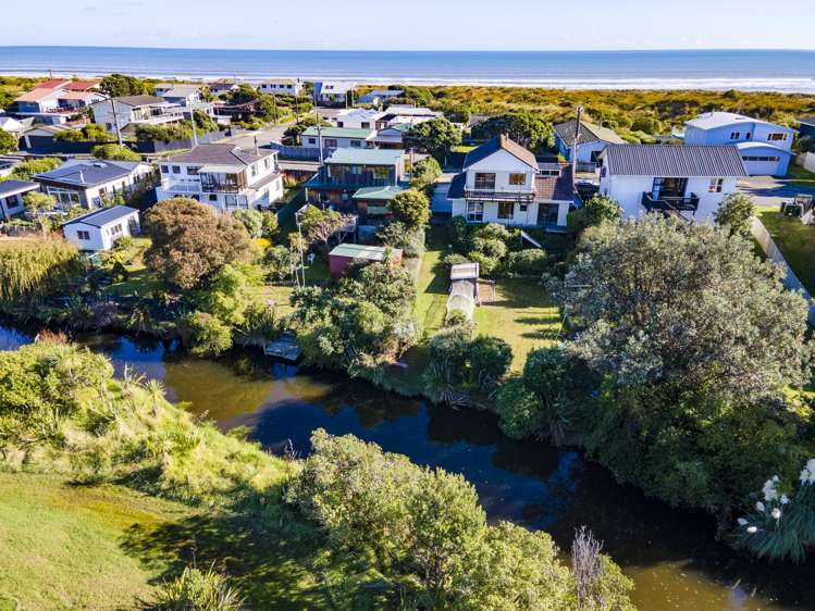 12 Moana Street Otaki Beach_31