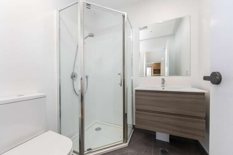 302/553C Glenfield Road Glenfield_9