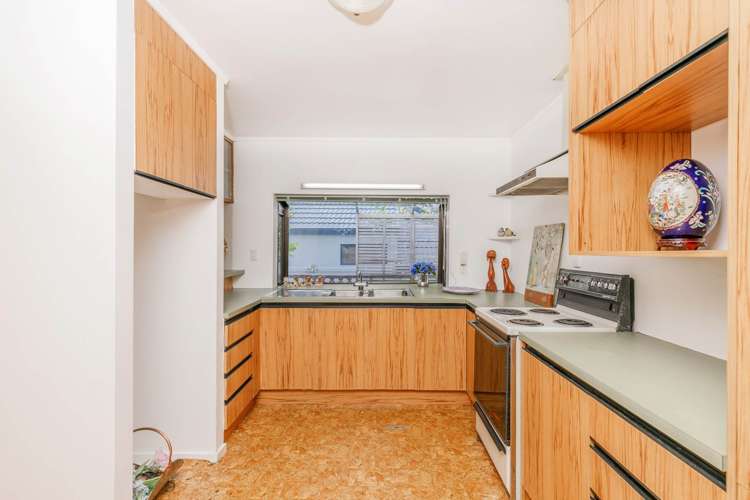 2/5 Potter Avenue Northcote_14