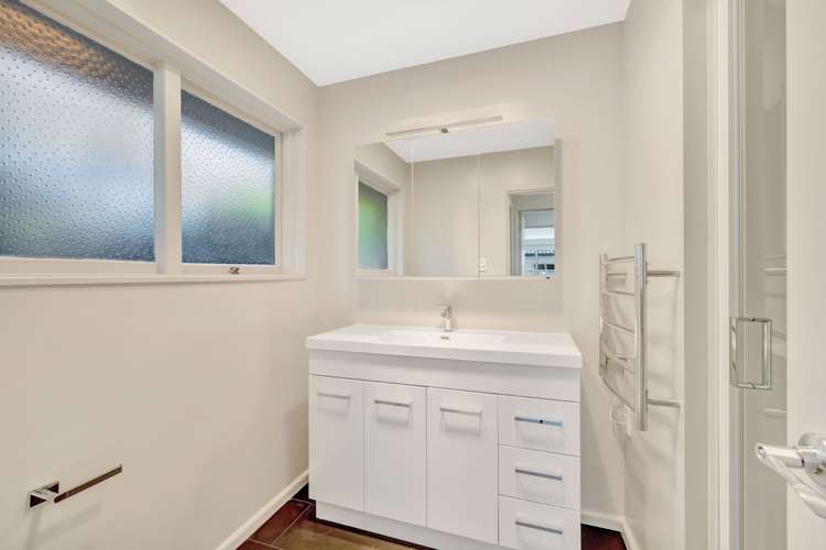 43 Charles Upham Avenue Hillmorton_11