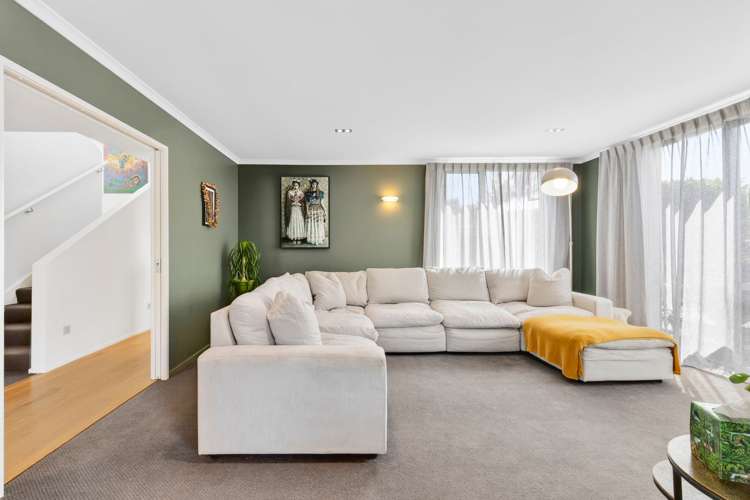 6 Cambria Gardens The Wood_7