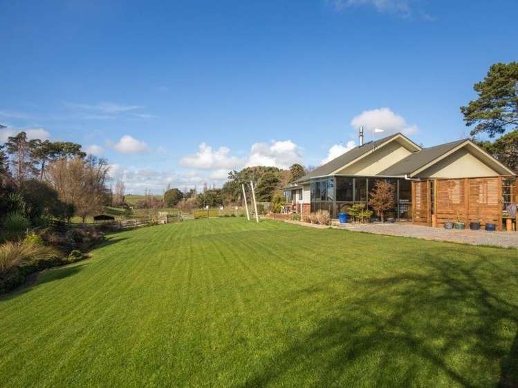 562 Lees Road Feilding_23