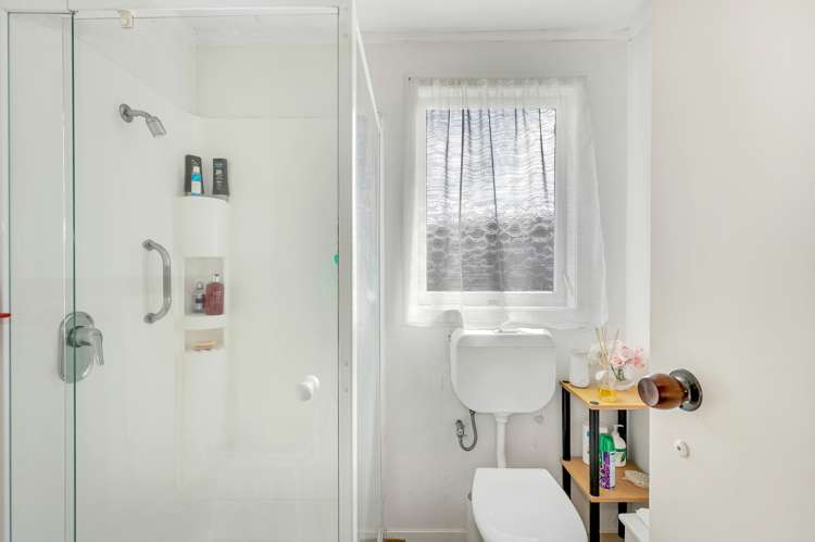 34 Smale Street Point Chevalier_15