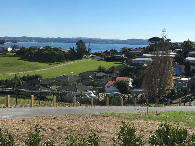 20 Waititiro Rise Stanmore Bay_4