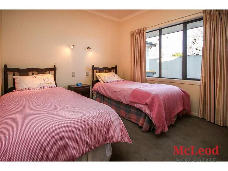 53 Farm Road Allenton_11