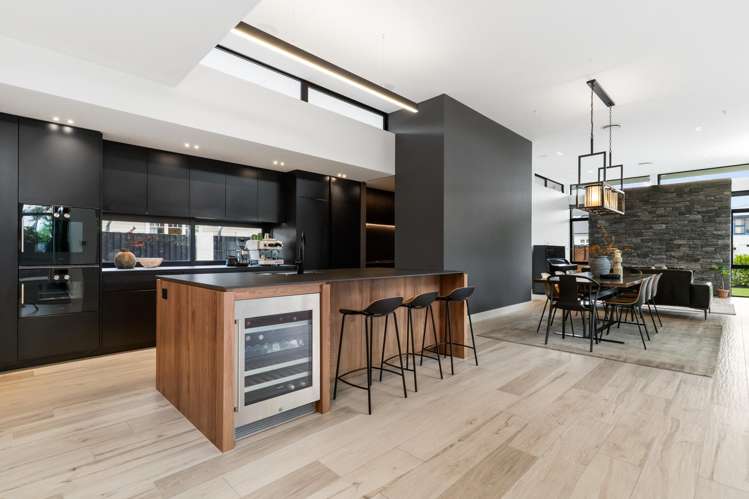 49 St Andrews Square Strowan_6