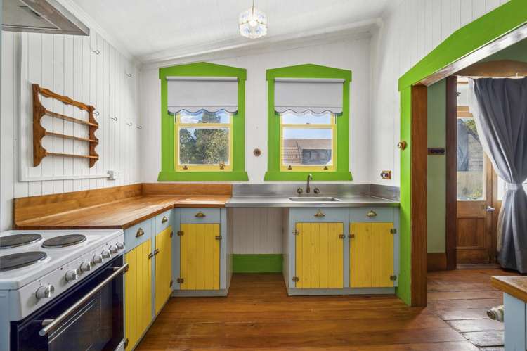 77 Ranolf Street Victoria_11