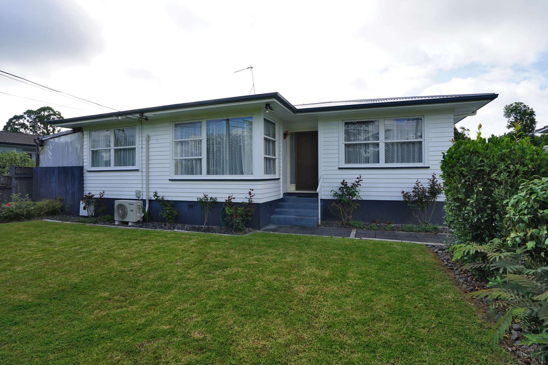 5 Manapouri Place Glenview_0