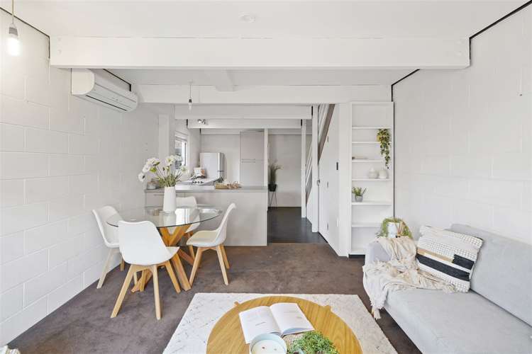 8/30 Clissold Street Merivale_5