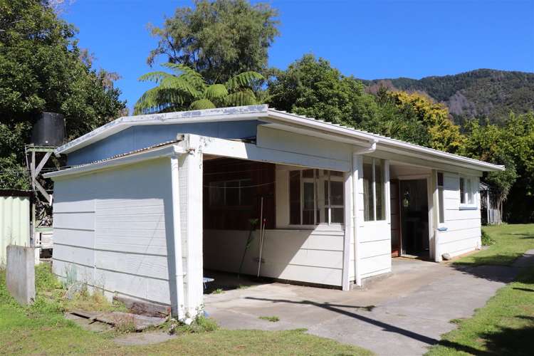 2313 Queen Charlotte Drive Anakiwa and Surrounds_4