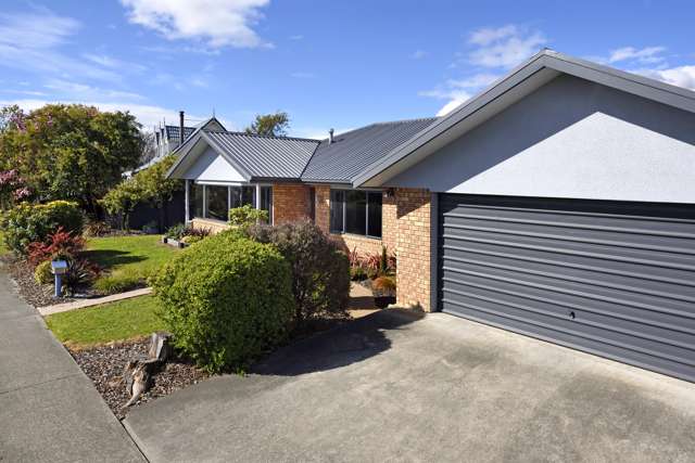 61 Aldinga Avenue Stoke_2