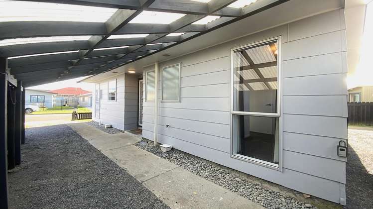 65 Meadowvale Drive 10516_16