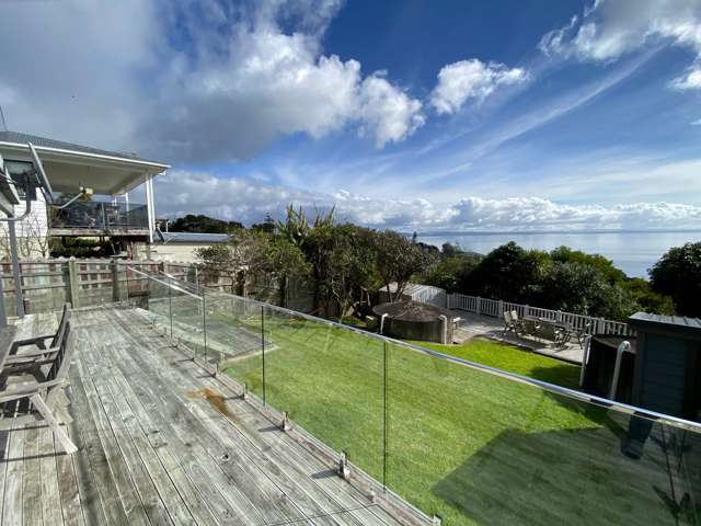 Coastal 2-Bedroom Haven at Army Bay!