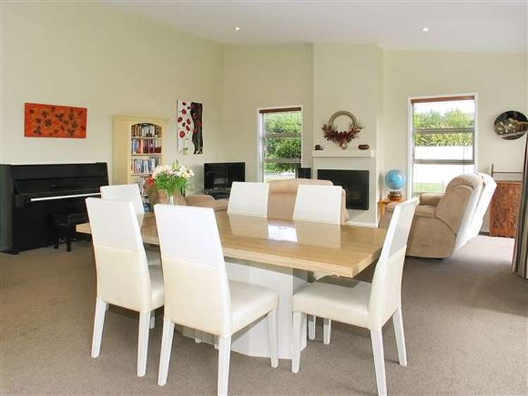 19 Gray Street Pukerua Bay_9