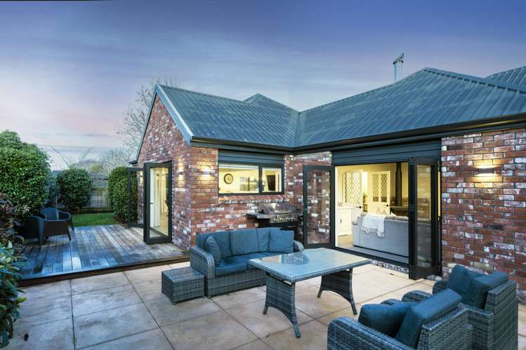 54 Regency Crescent Redwood_28