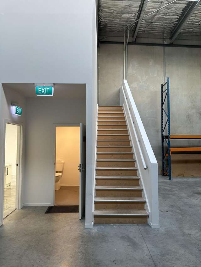 Unit 4/2 Distribution Lane Sockburn_1