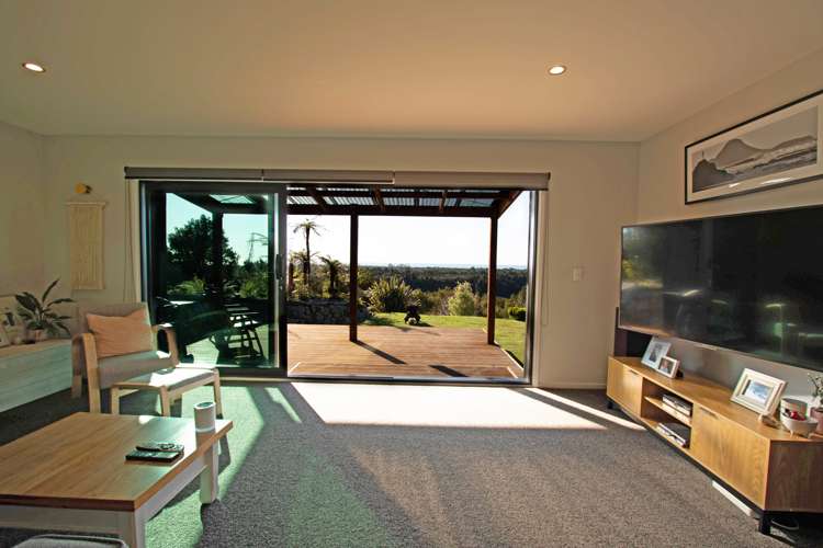 10 Little Paddock Hokitika_5