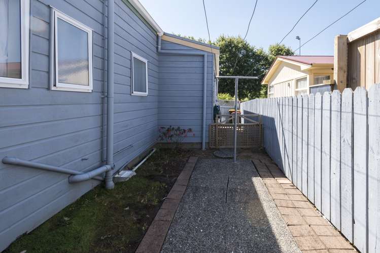 2/81 Wellington Street Howick_16