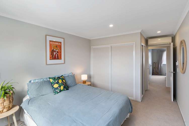 24 Tippet Crescent Wigram_12