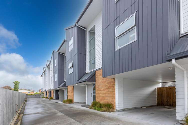 2/47 Cameron Road Hamilton East_2