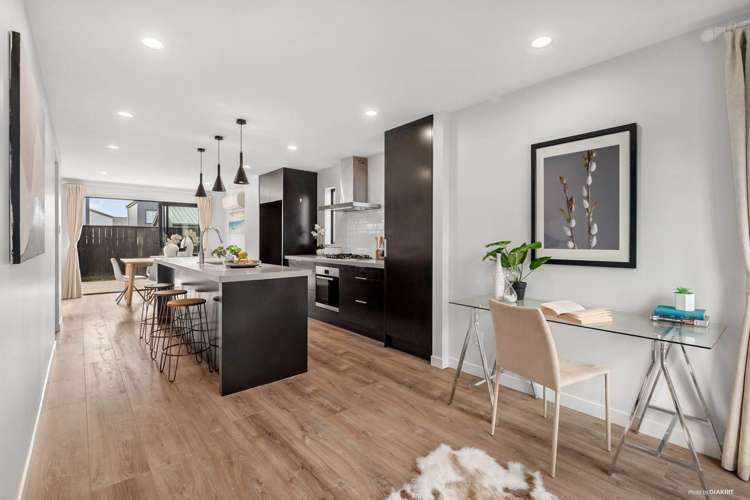 4 Henry Lloyd Place Silverdale_5