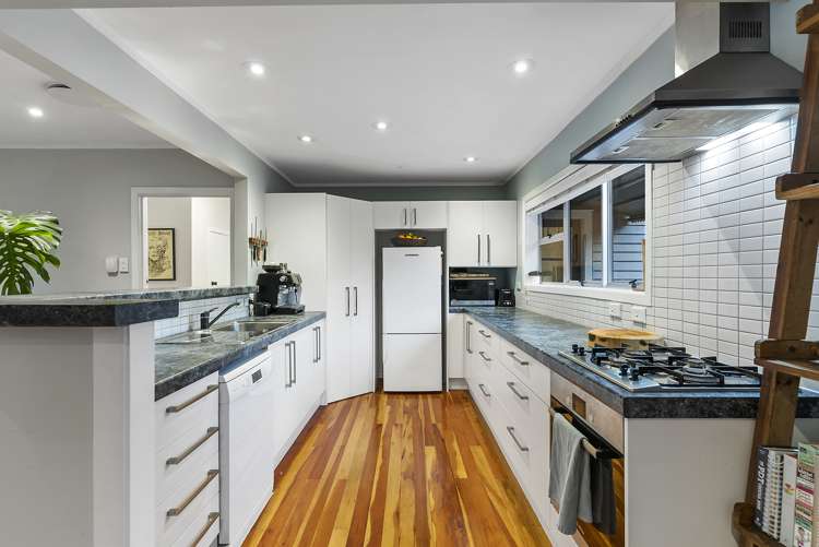 38 Sherwood Avenue Te Atatu South_8