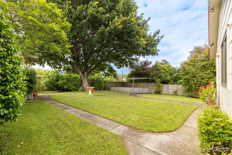 44a Larchmont Grove Totara Park_12