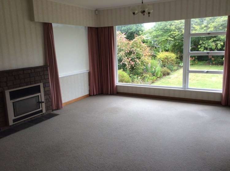 8 Eaton Crescent Otamatea_6