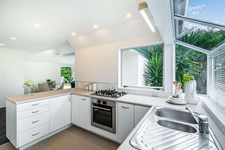 1/1 Valley Road Northcote_6