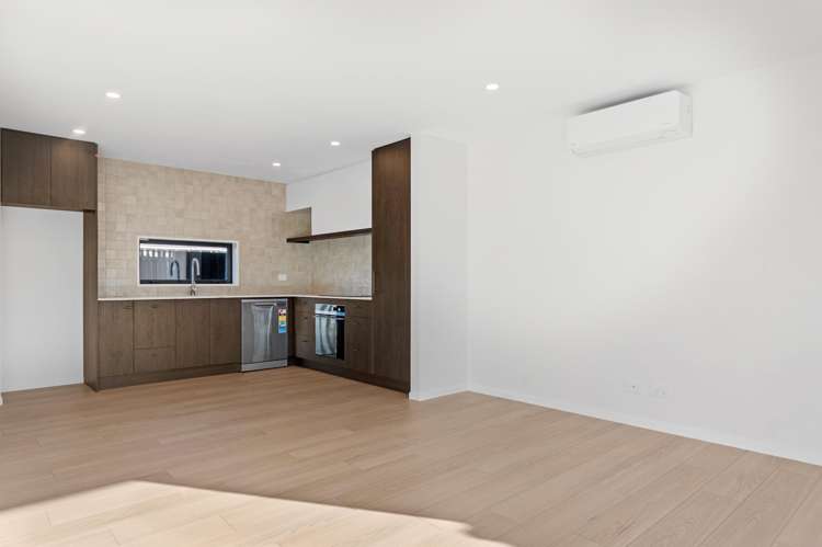 3/10 Seddon Street_3