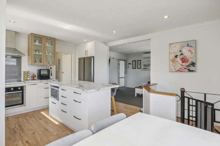 24 Bell Crescent_0