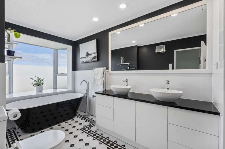 8 Ara Kuaka Waikanae Beach_12