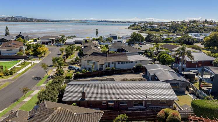 6 Fielding Crescent Farm Cove_34