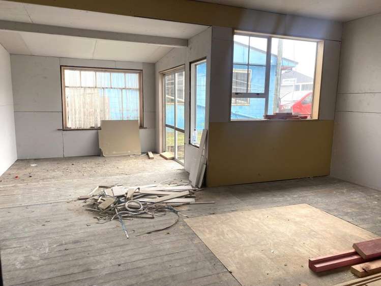 9 Newcastle Street Cobden_13