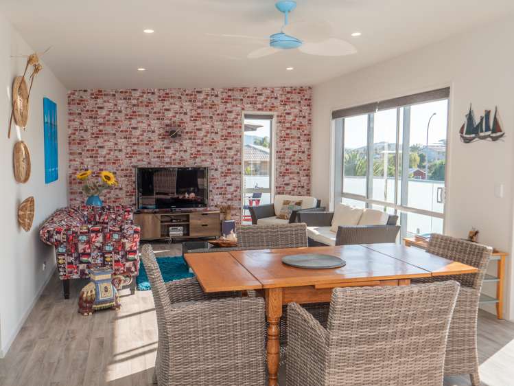 13 Protea Drive Cable Bay_11