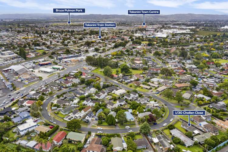 1/30 Challen Close Conifer Grove_16