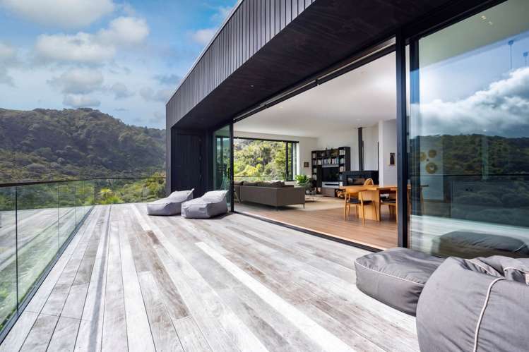 111 Garden Road Piha_4