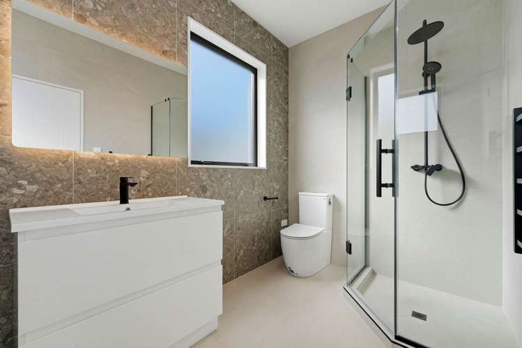 19 & 25 Wira Lane Silverdale_19
