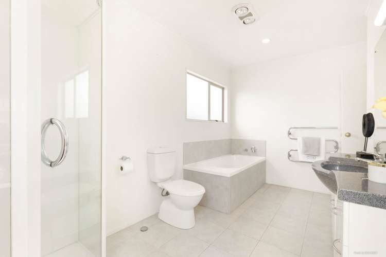 2/213 Rangatira Road Beach Haven_10