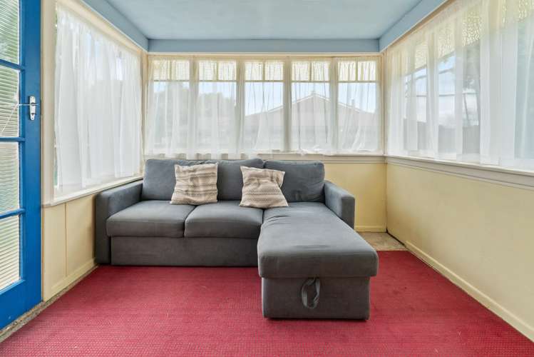 38 Gills Ave Papakura_14