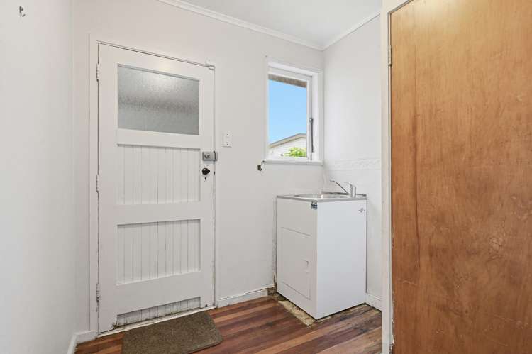 2 Puriri Crescent Hillcrest_13