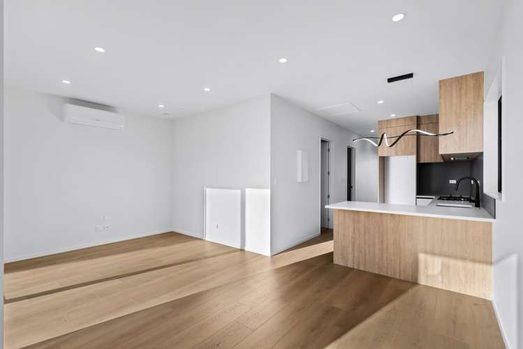 5 Herekino Street Westgate_4