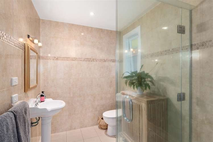 2 Glade Place Birkenhead_18